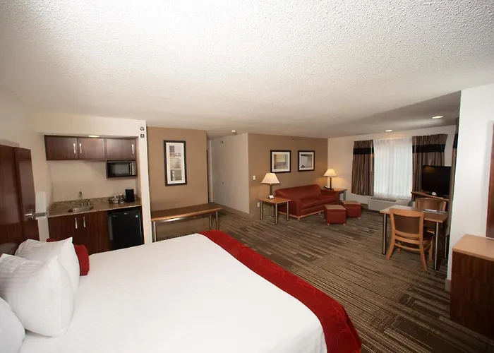Northfield And Conference Center Hotel