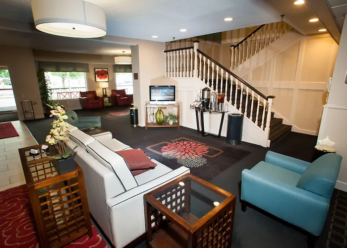 Northfield And Conference Center Hotel