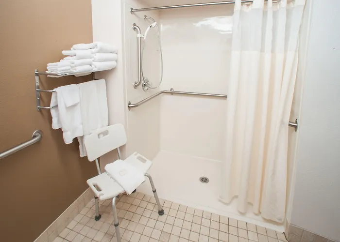 Hotel Northfield And Conference Center 3*