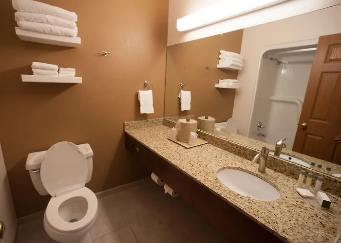 Northfield And Conference Center Hotel 3*