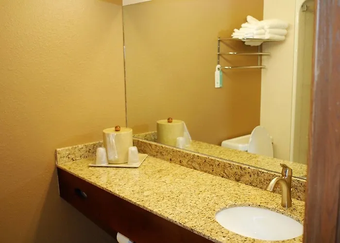 Hotel Northfield And Conference Center 3*
